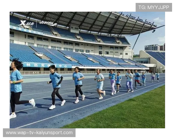 男子400米队伍加大力量训练，专项速度有提升迹象